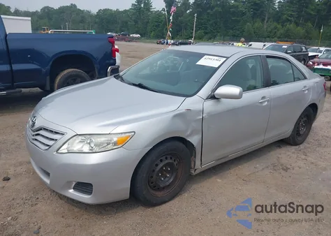 2011 Toyota Camry z USA, uszkodzony, nr VIN 4T1BF3EK6BU624668